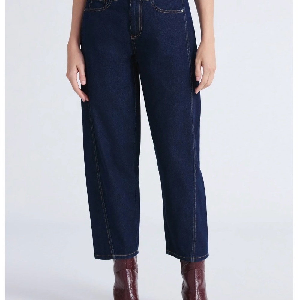 Free Assembly Women's  Barrel Ankle Jeans - Picture 3 of 9